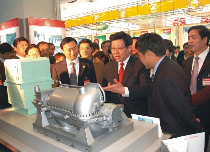 2006ʱ������ʡ���µ�����ΰ�¹���չ������