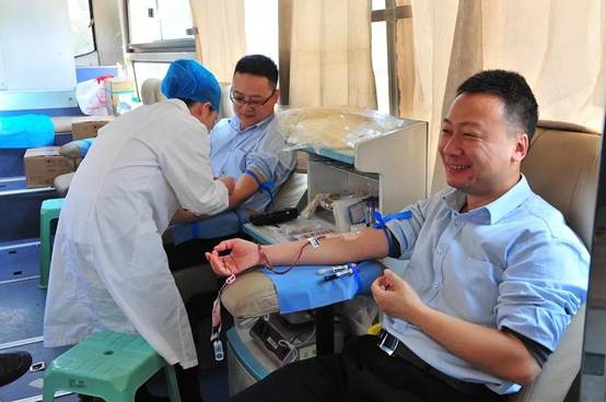 �����װ��� ת�����顱����ΰ�¹������ſ�չ������Ѫ�˶�