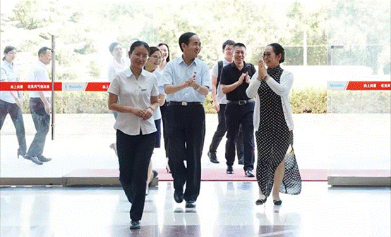 �ٳ���ϯ���ٻ���ΰ�¹�����һ��ר�ġ��������µ���ҵ��