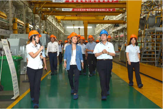 �����������չ�ҵ��������ί�ḱ���κ�����һ������ΰ�¹���