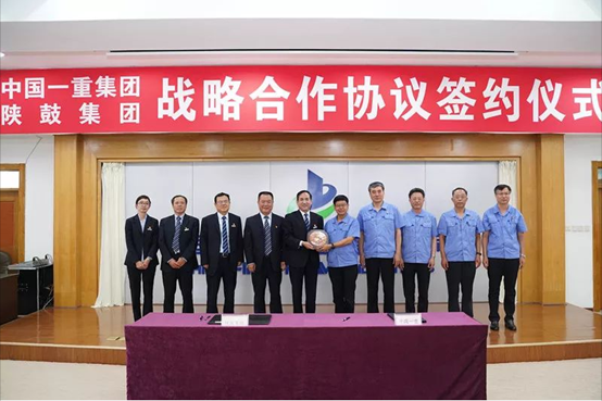 ΰ�¹���Я��һ�����������������������������һ��ǿ��