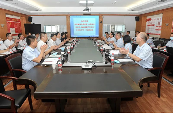 ����������ί��ǡ����ָ���������ί������ػ�һ������ΰ�¹����������